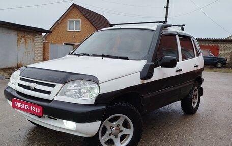 Chevrolet Niva I рестайлинг, 2003 год, 199 000 рублей, 2 фотография