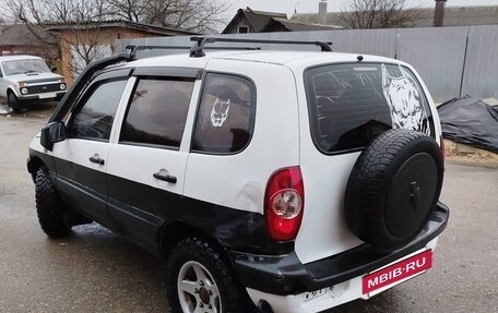 Chevrolet Niva I рестайлинг, 2003 год, 199 000 рублей, 9 фотография