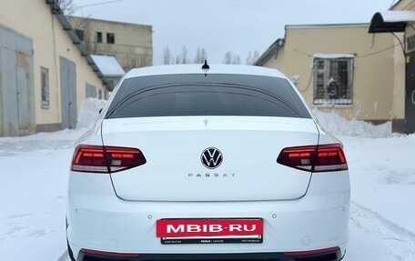 Volkswagen Passat B8 рестайлинг, 2021 год, 2 850 000 рублей, 5 фотография