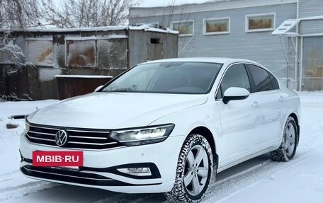 Volkswagen Passat B8 рестайлинг, 2021 год, 2 850 000 рублей, 10 фотография