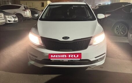 KIA Rio III рестайлинг, 2015 год, 950 000 рублей, 2 фотография