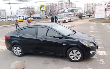 Hyundai Solaris II рестайлинг, 2015 год, 630 000 рублей, 2 фотография