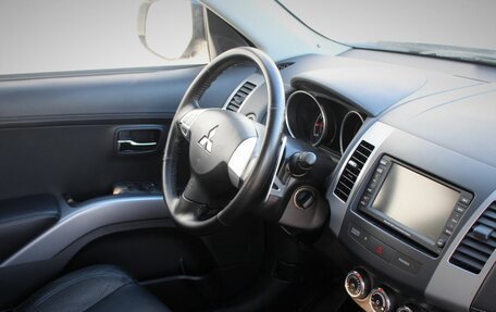 Mitsubishi Outlander III рестайлинг 3, 2012 год, 1 410 000 рублей, 12 фотография