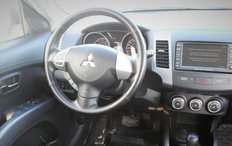 Mitsubishi Outlander III рестайлинг 3, 2012 год, 1 410 000 рублей, 15 фотография