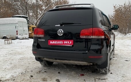 Volkswagen Touareg III, 2004 год, 900 000 рублей, 2 фотография