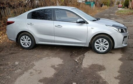 KIA Rio IV, 2017 год, 1 630 000 рублей, 2 фотография