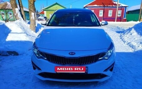 KIA Optima IV, 2019 год, 2 300 000 рублей, 3 фотография