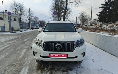 Toyota Land Cruiser Prado 150 рестайлинг 2, 2018 год, 5 100 000 рублей, 3 фотография