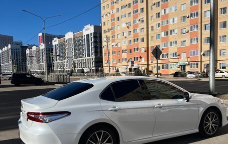 Toyota Camry, 2021 год, 4 500 000 рублей, 3 фотография