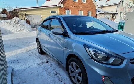 Hyundai Solaris II рестайлинг, 2012 год, 580 000 рублей, 2 фотография