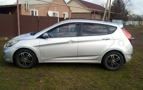 Hyundai Solaris II рестайлинг, 2011 год, 850 000 рублей, 1 фотография