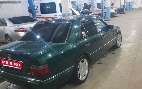 Mercedes-Benz E-Класс, 1995 год, 540 000 рублей, 6 фотография