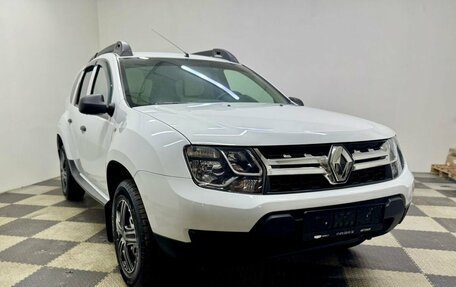 Renault Duster I рестайлинг, 2017 год, 1 699 000 рублей, 3 фотография