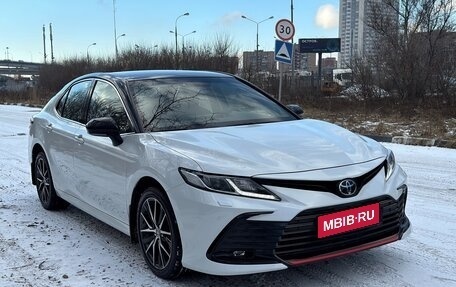 Toyota Camry, 2022 год, 3 950 000 рублей, 1 фотография