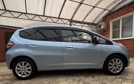 Honda Fit III, 2008 год, 675 000 рублей, 10 фотография