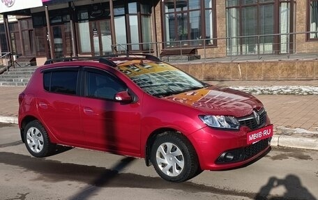 Renault Sandero II рестайлинг, 2015 год, 1 050 000 рублей, 2 фотография