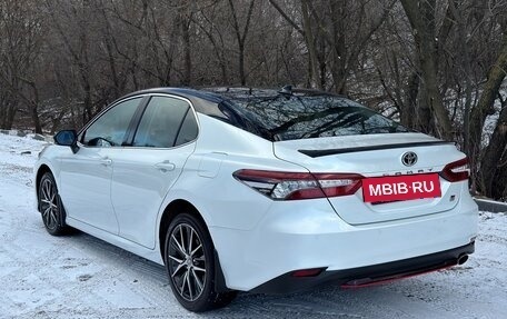 Toyota Camry, 2022 год, 3 950 000 рублей, 4 фотография