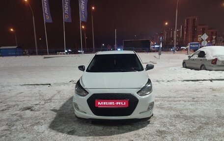 Hyundai Solaris II рестайлинг, 2012 год, 765 000 рублей, 4 фотография