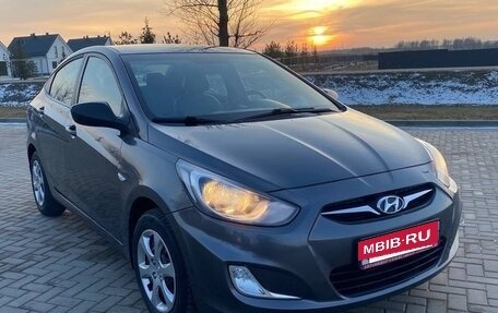 Hyundai Solaris II рестайлинг, 2013 год, 950 000 рублей, 3 фотография