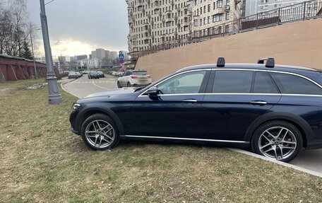 Mercedes-Benz E-Класс, 2021 год, 5 900 000 рублей, 25 фотография