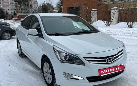 Hyundai Solaris II рестайлинг, 2016 год, 1 045 000 рублей, 4 фотография