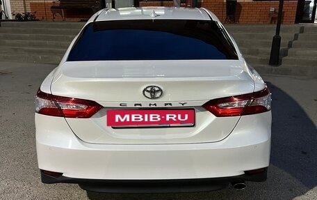 Toyota Camry, 2018 год, 2 950 000 рублей, 4 фотография