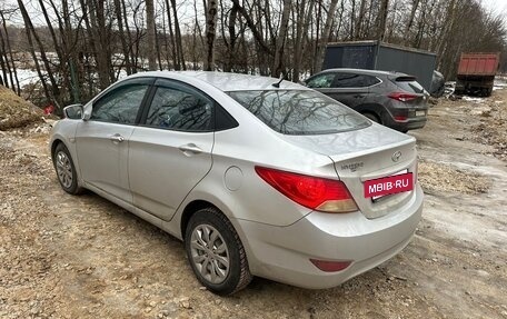 Hyundai Solaris II рестайлинг, 2011 год, 650 000 рублей, 2 фотография