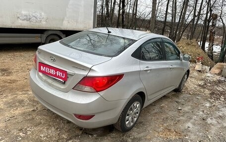 Hyundai Solaris II рестайлинг, 2011 год, 650 000 рублей, 5 фотография