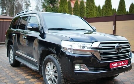 Toyota Land Cruiser 200, 2018 год, 7 990 000 рублей, 2 фотография