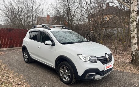 Renault Sandero II рестайлинг, 2019 год, 1 050 000 рублей, 2 фотография