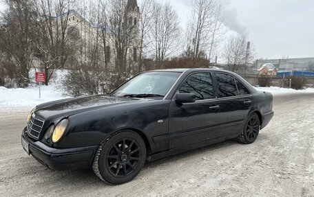 Mercedes-Benz E-Класс, 1996 год, 264 999 рублей, 3 фотография