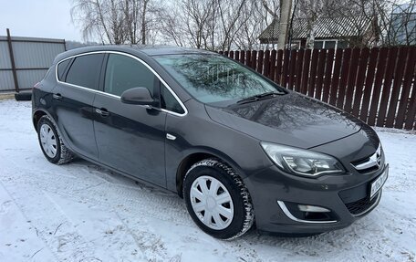 Opel Astra J, 2013 год, 950 000 рублей, 2 фотография