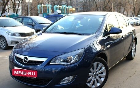 Opel Astra J, 2011 год, 1 215 000 рублей, 3 фотография