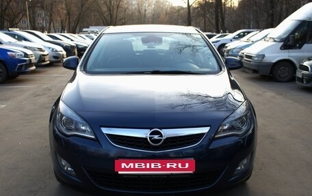 Opel Astra J, 2011 год, 1 215 000 рублей, 2 фотография