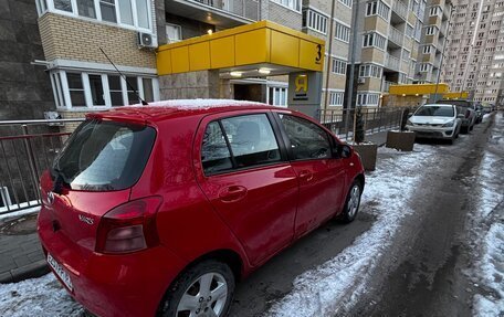 Toyota Yaris III рестайлинг, 2007 год, 710 000 рублей, 3 фотография