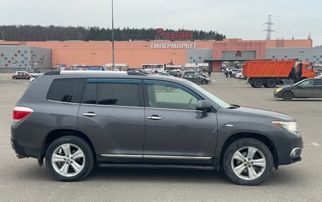 Toyota Highlander III, 2011 год, 2 400 000 рублей, 4 фотография