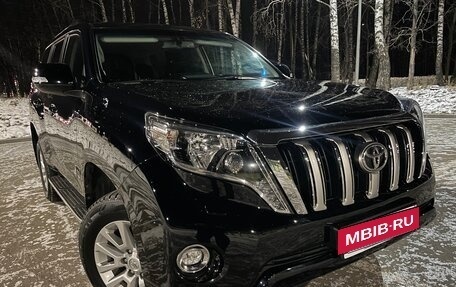 Toyota Land Cruiser Prado 150 рестайлинг 2, 2017 год, 4 470 000 рублей, 10 фотография