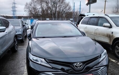 Toyota Camry, 2018 год, 2 700 000 рублей, 3 фотография