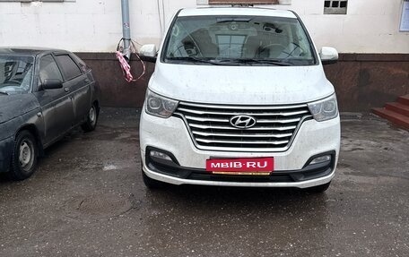 Hyundai Grand Starex Grand Starex I рестайлинг 2, 2020 год, 4 800 000 рублей, 2 фотография