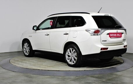 Mitsubishi Outlander III рестайлинг 3, 2013 год, 1 547 000 рублей, 6 фотография