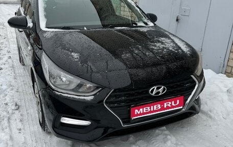 Hyundai Solaris II рестайлинг, 2017 год, 880 000 рублей, 1 фотография