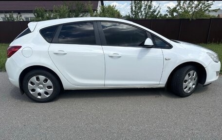 Opel Astra J, 2011 год, 700 000 рублей, 6 фотография