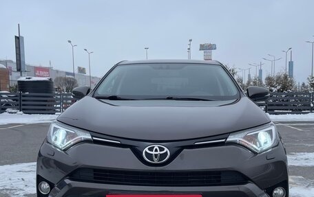 Toyota RAV4, 2019 год, 2 649 000 рублей, 2 фотография