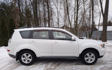 Mitsubishi Outlander III рестайлинг 3, 2011 год, 1 120 000 рублей, 7 фотография