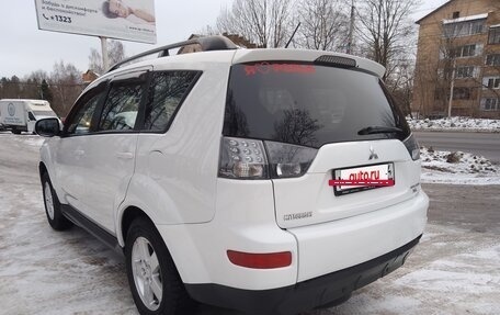 Mitsubishi Outlander III рестайлинг 3, 2011 год, 1 120 000 рублей, 10 фотография