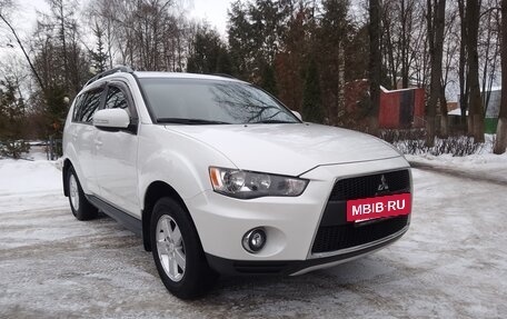 Mitsubishi Outlander III рестайлинг 3, 2011 год, 1 120 000 рублей, 2 фотография