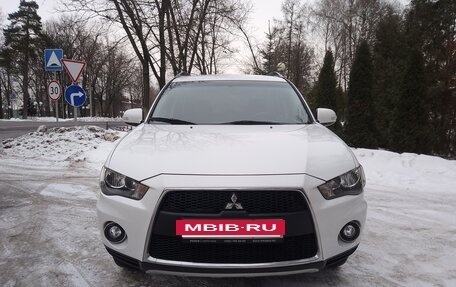 Mitsubishi Outlander III рестайлинг 3, 2011 год, 1 120 000 рублей, 3 фотография