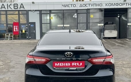 Toyota Camry, 2018 год, 2 850 000 рублей, 16 фотография