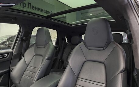 Porsche Cayenne III, 2018 год, 8 990 000 рублей, 11 фотография