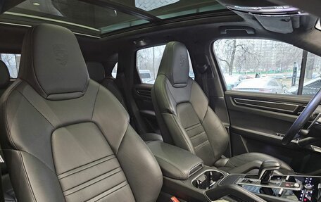 Porsche Cayenne III, 2018 год, 8 990 000 рублей, 13 фотография